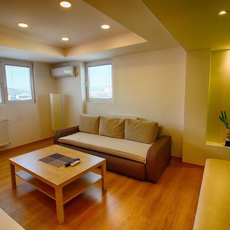 Premium 4U - City Center 50M2 - Skopje Bagian luar foto